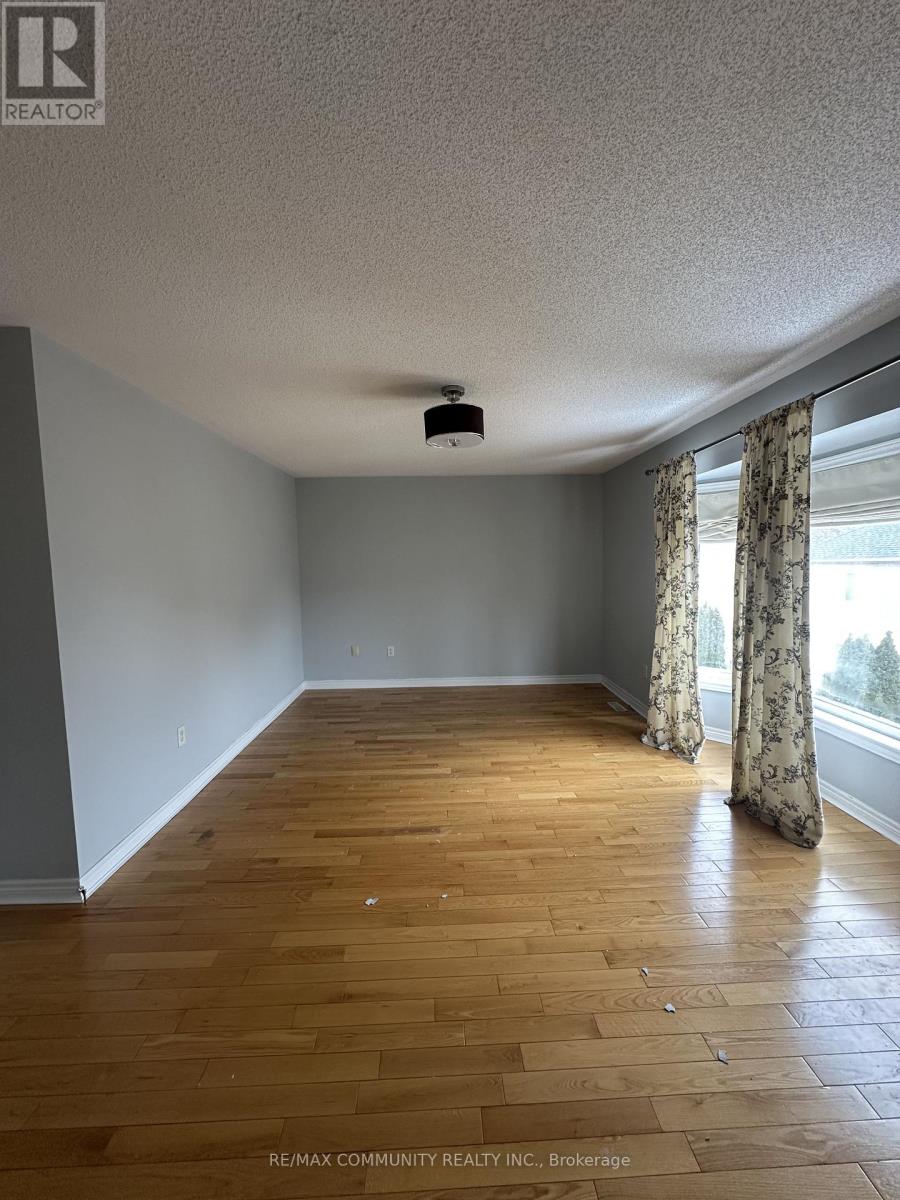 40 Grand Oak Drive, Richmond Hill, Ontario  L4E 3Z9 - Photo 15 - N12826956