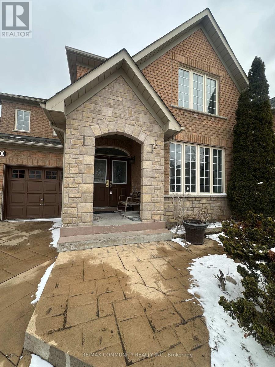40 Grand Oak Drive, Richmond Hill, Ontario  L4E 3Z9 - Photo 3 - N12826956