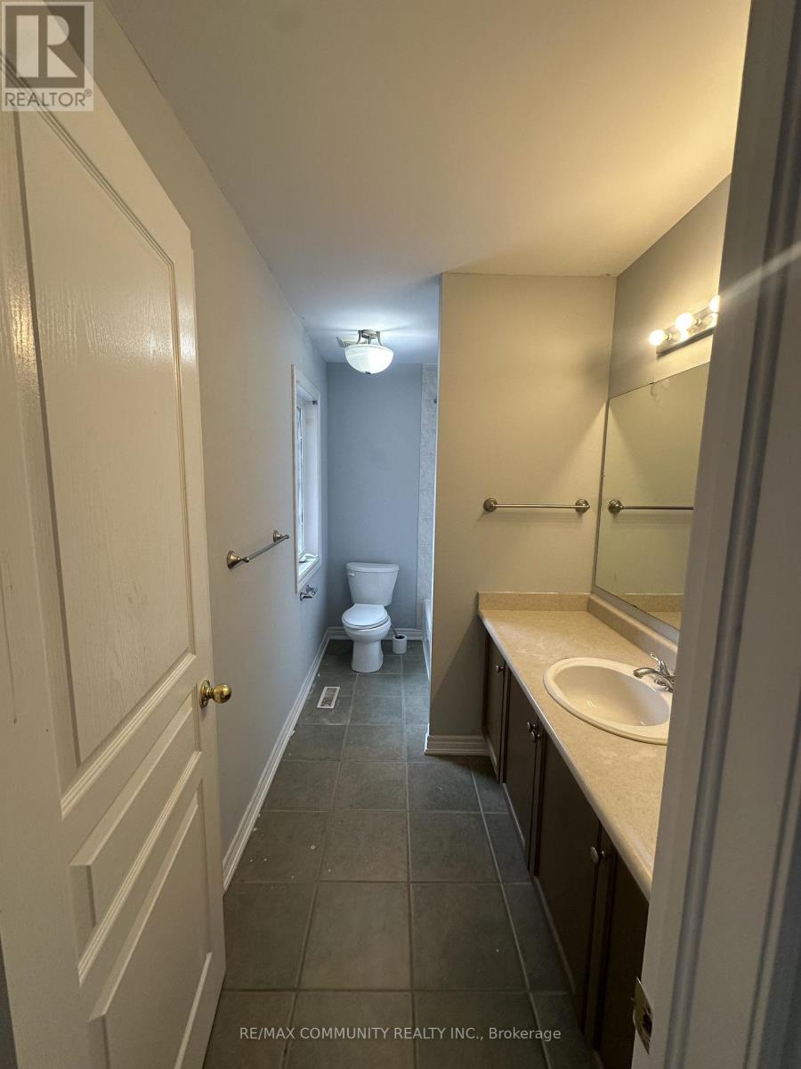 40 Grand Oak Drive, Richmond Hill, Ontario  L4E 3Z9 - Photo 16 - N12826956