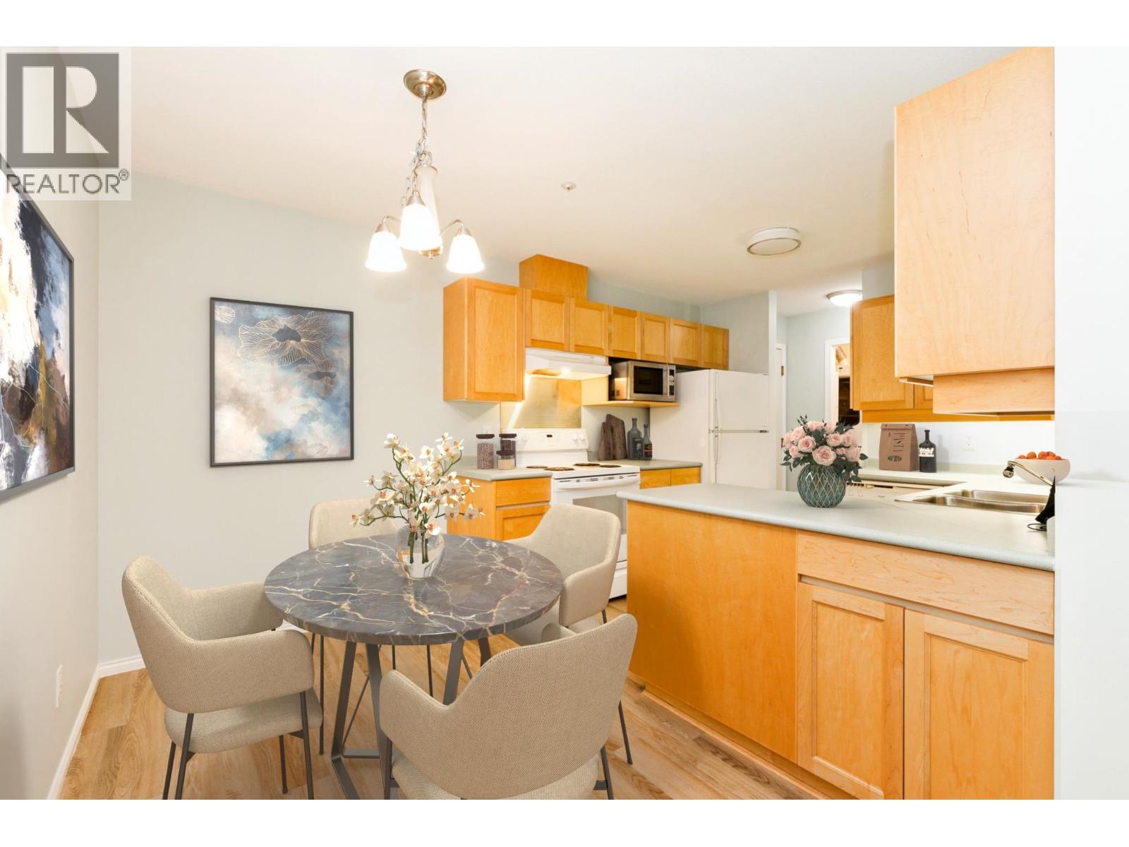 302 22722 Lougheed Highway, Maple Ridge, British Columbia  V2X 2V6 - Photo 13 - R3103794