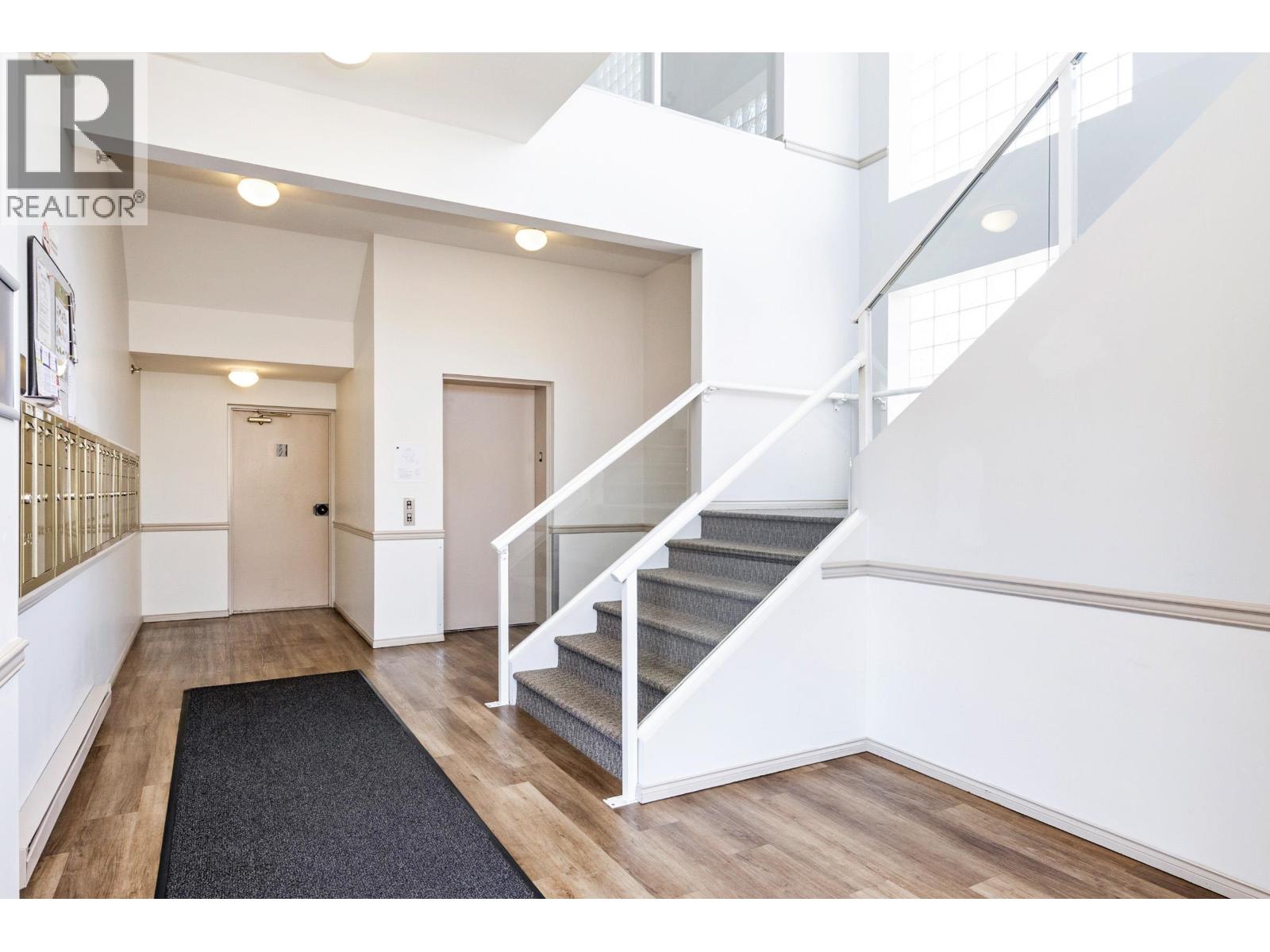 302 22722 Lougheed Highway, Maple Ridge, British Columbia  V2X 2V6 - Photo 20 - R3103794