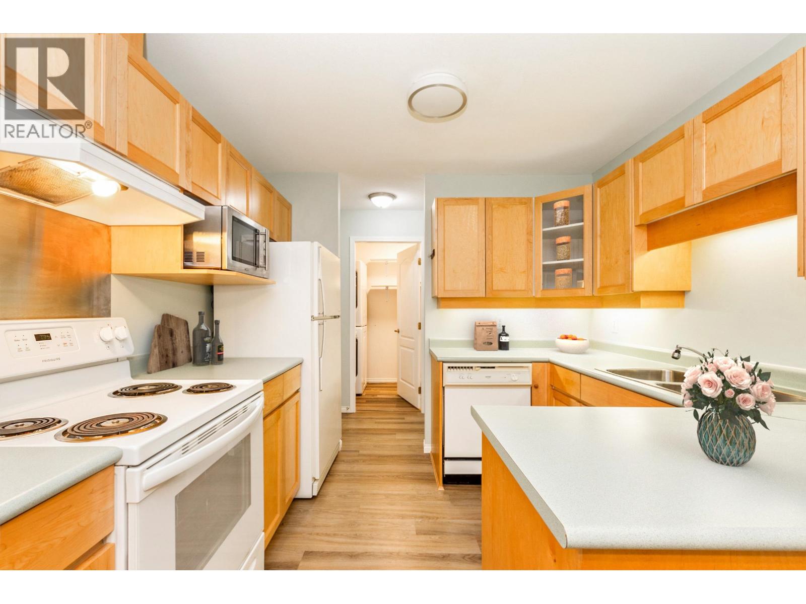 302 22722 Lougheed Highway, Maple Ridge, British Columbia  V2X 2V6 - Photo 9 - R3103794