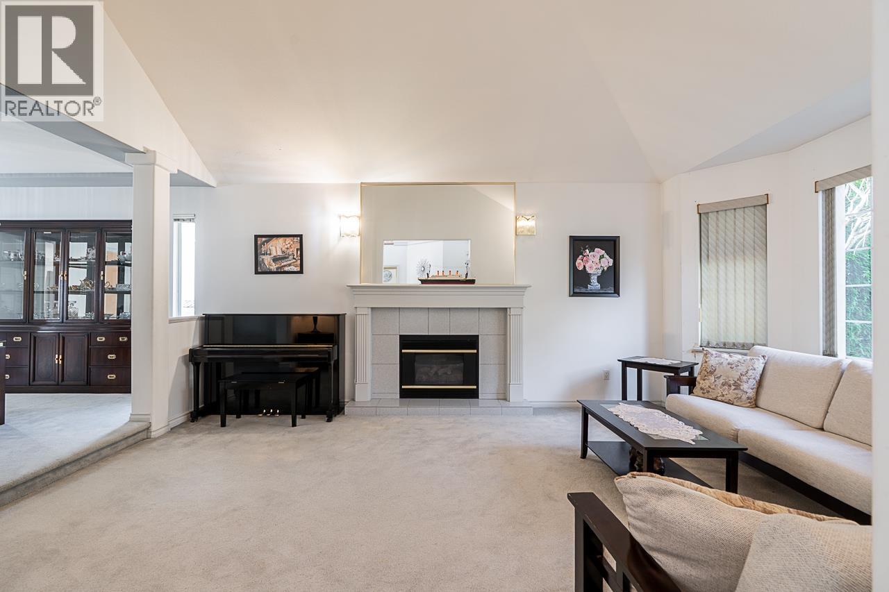 2980 Cliffrose Crescent, Coquitlam, British Columbia V3E 2T2 - Photo 5 - R3103804