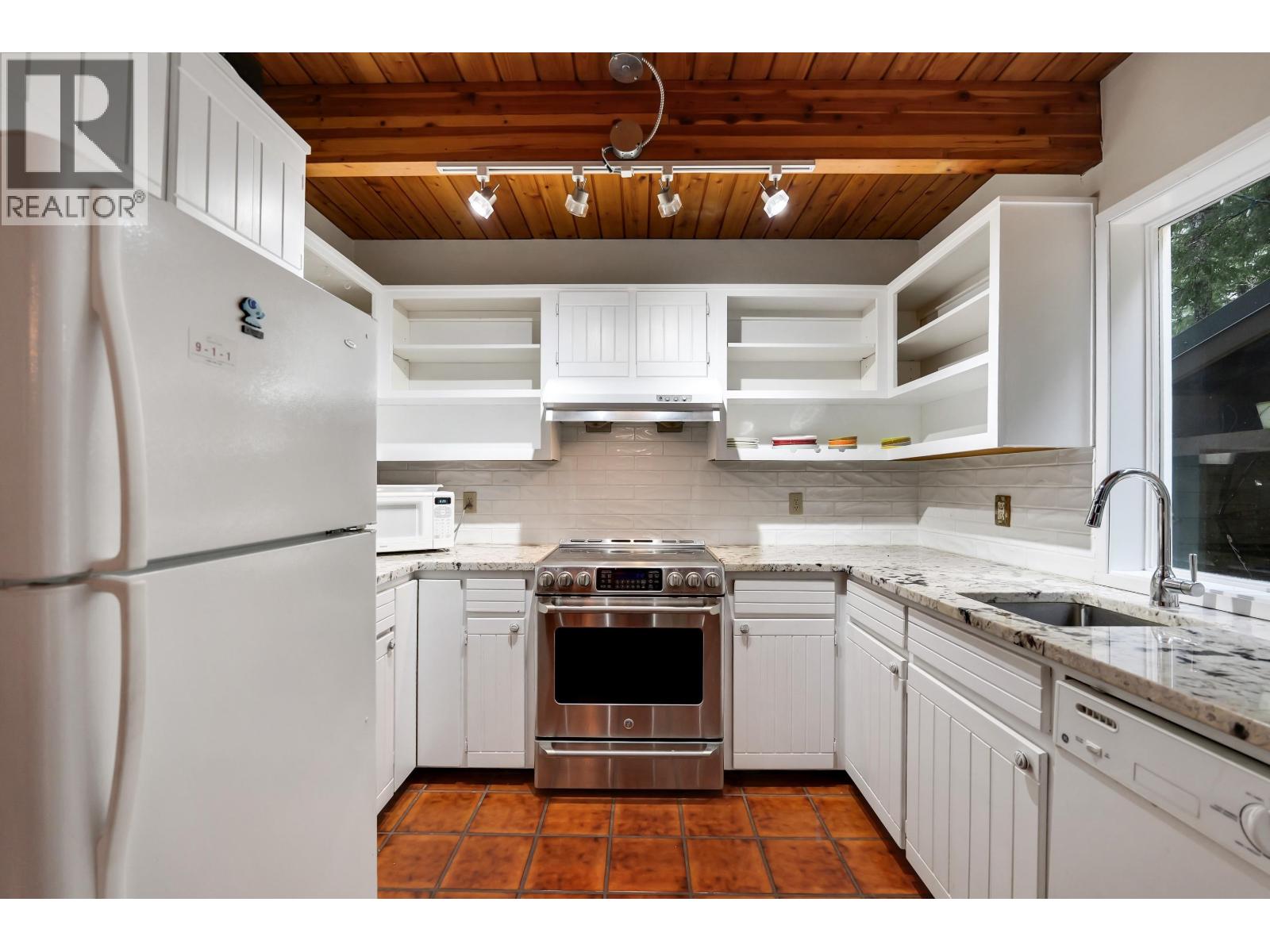 72 Black Tusk Drive, Whistler, British Columbia  V8E 0A1 - Photo 12 - R3103807