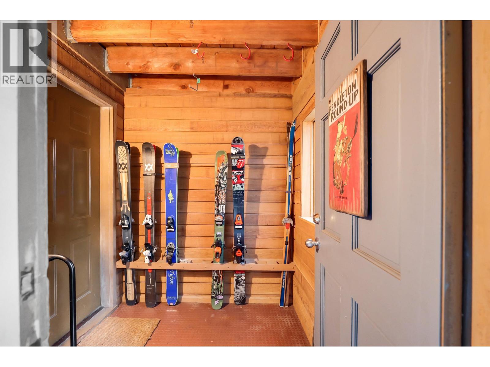 72 Black Tusk Drive, Whistler, British Columbia  V8E 0A1 - Photo 4 - R3103807