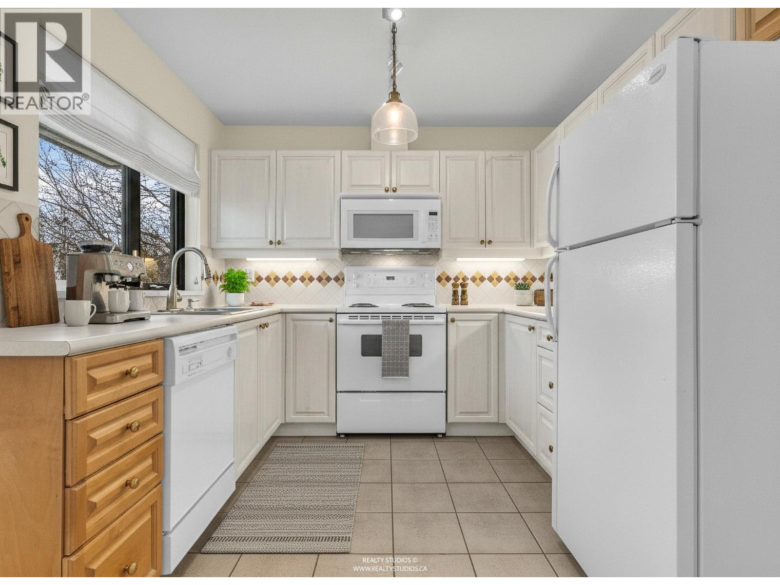 307 5800 Andrews Road, Richmond, British Columbia  V7E 6M2 - Photo 7 - R3085560