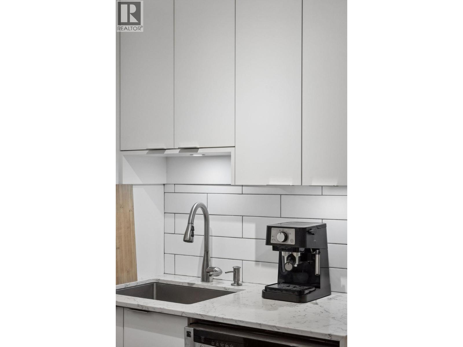 101 175 E 5th Street, North Vancouver, British Columbia  V7L 1L3 - Photo 6 - R3098038