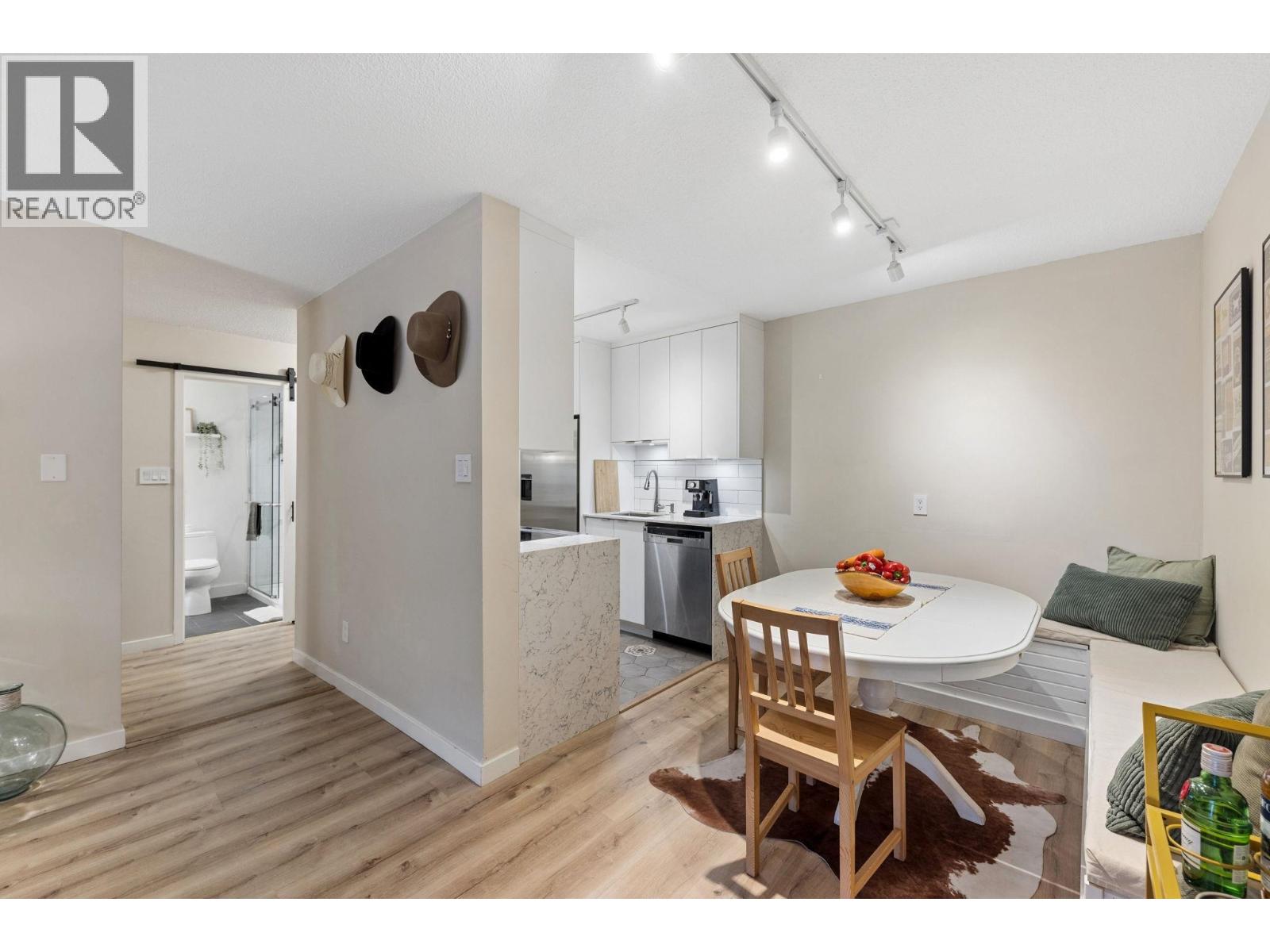 101 175 E 5th Street, North Vancouver, British Columbia  V7L 1L3 - Photo 3 - R3098038