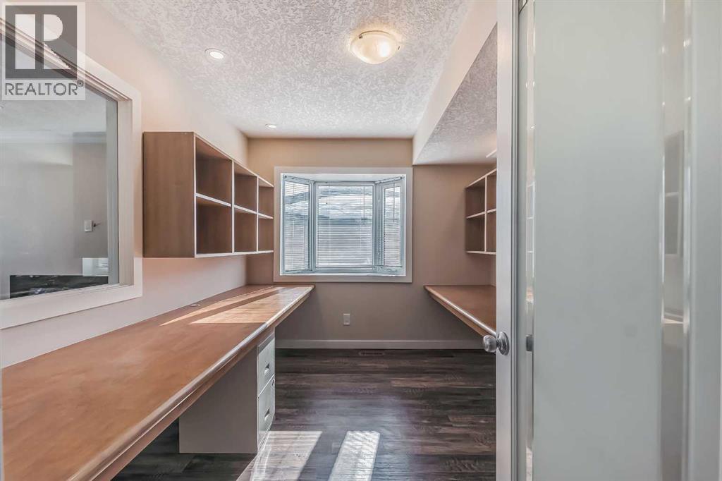 23 Cheltenham Road NW, Calgary, Alberta  T2L 0M4 - Photo 17 - A2283265