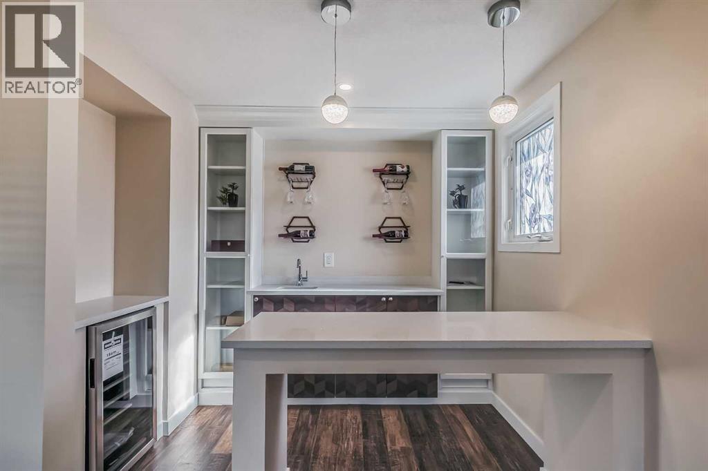 23 Cheltenham Road NW, Calgary, Alberta  T2L 0M4 - Photo 8 - A2283265