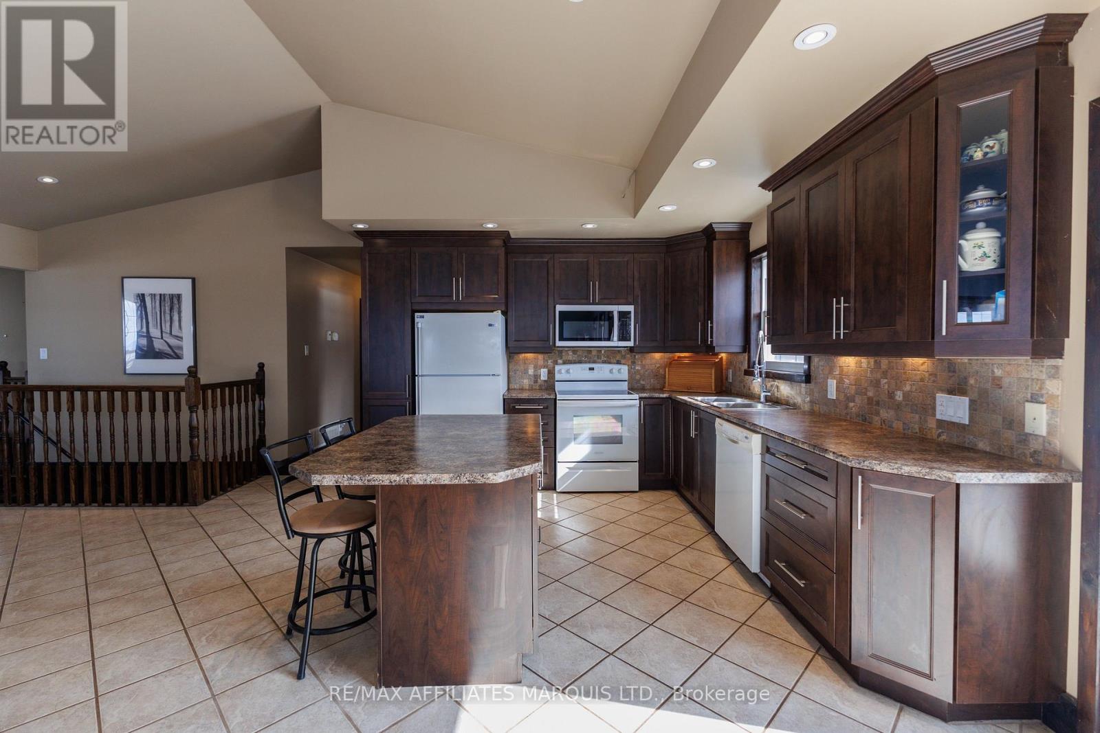 1850 Ridge Road W, Champlain, Ontario  L0L 2L0 - Photo 6 - X12921812