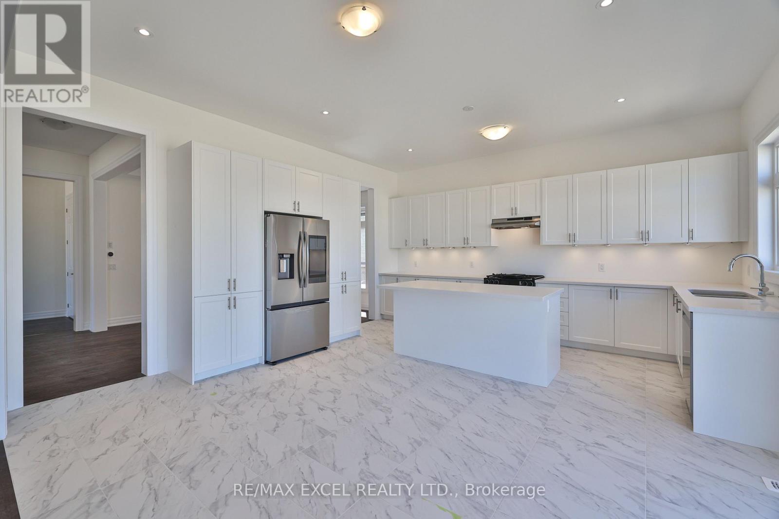 24 Sunny Acre Crescent, King, Ontario L7B 1B6 - Photo 10 - N12921804