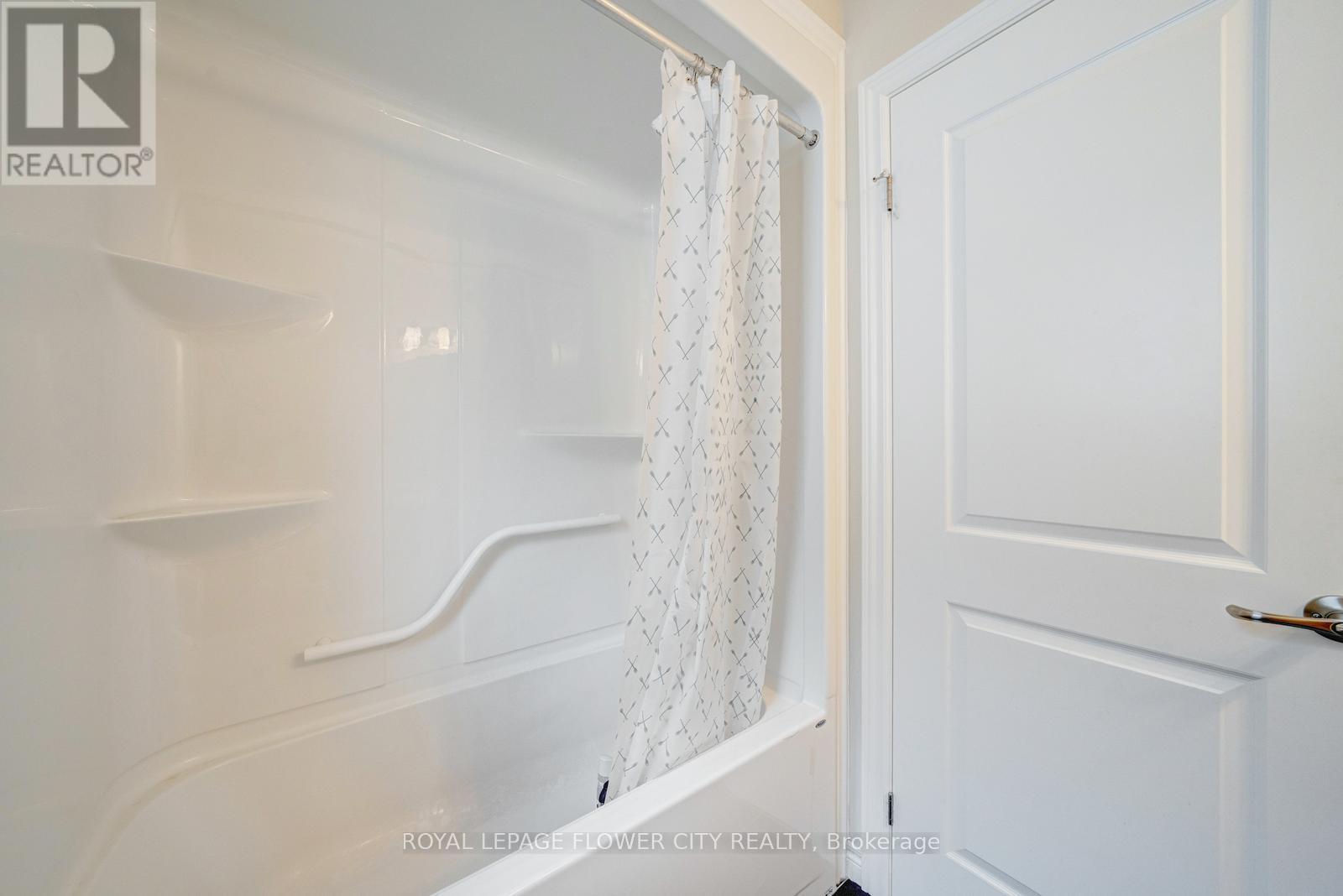 24 Sycamore Street, Welland, Ontario  L3C 0H8 - Photo 31 - X12920272