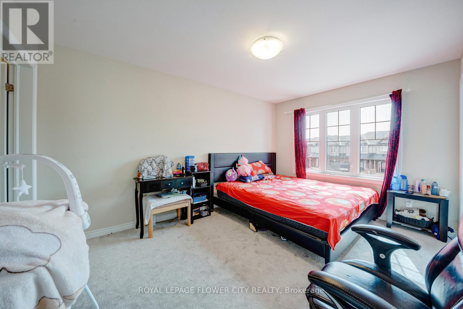 24 Sycamore Street, Welland, Ontario  L3C 0H8 - Photo 32 - X12920272