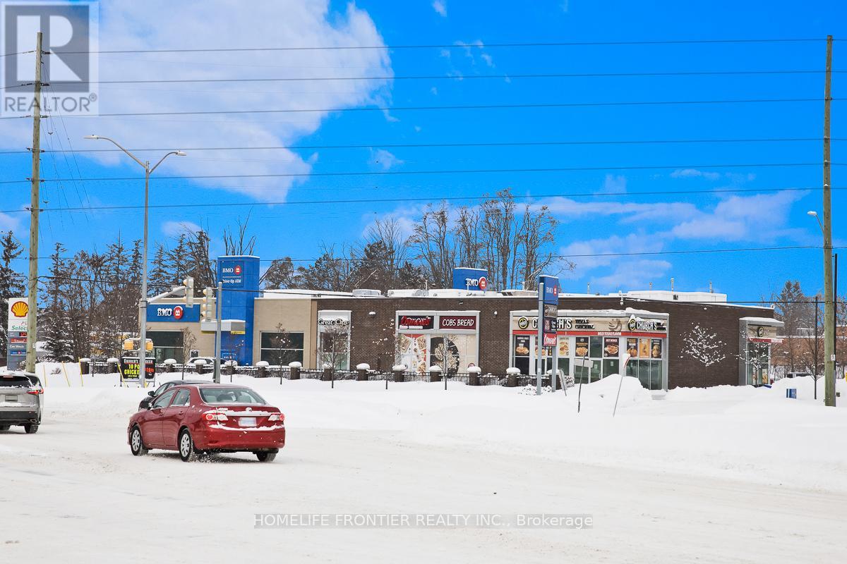 642 Yonge Street, Barrie, Ontario  L4N 4E6 - Photo 17 - S12921826