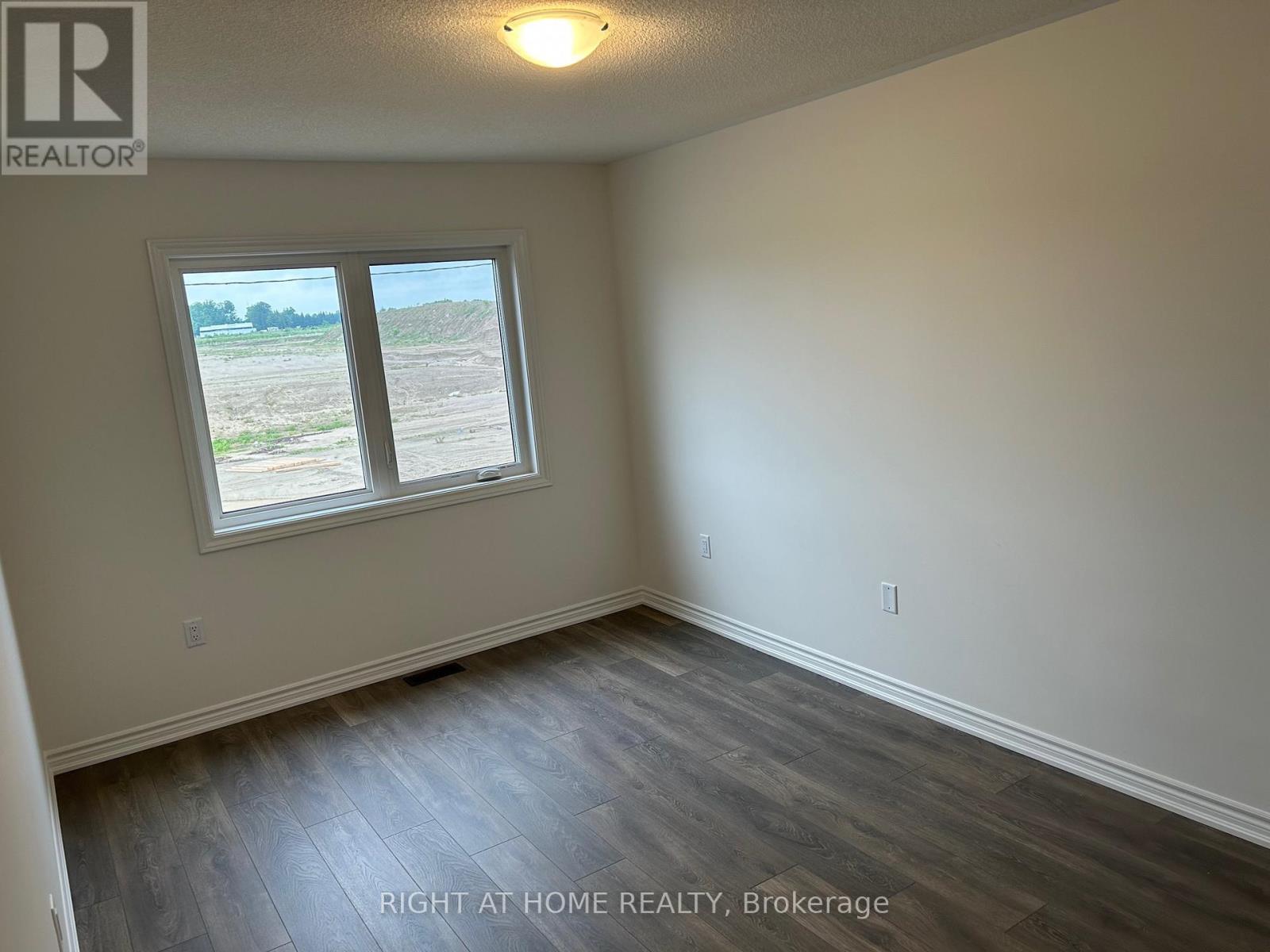 59 Greer Street, Barrie, Ontario  L9J 0R5 - Photo 13 - S12921836