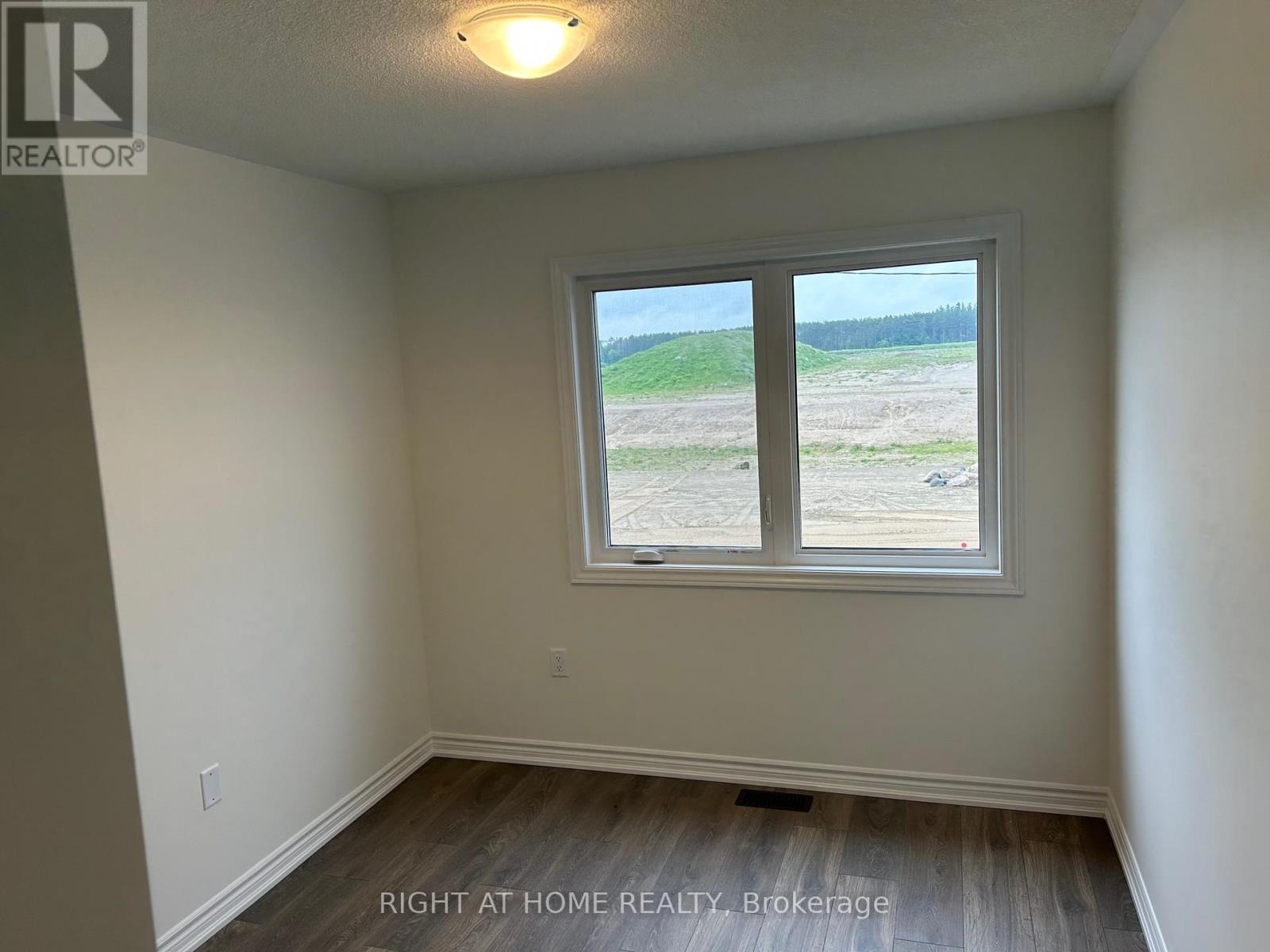 59 Greer Street, Barrie, Ontario  L9J 0R5 - Photo 15 - S12921836