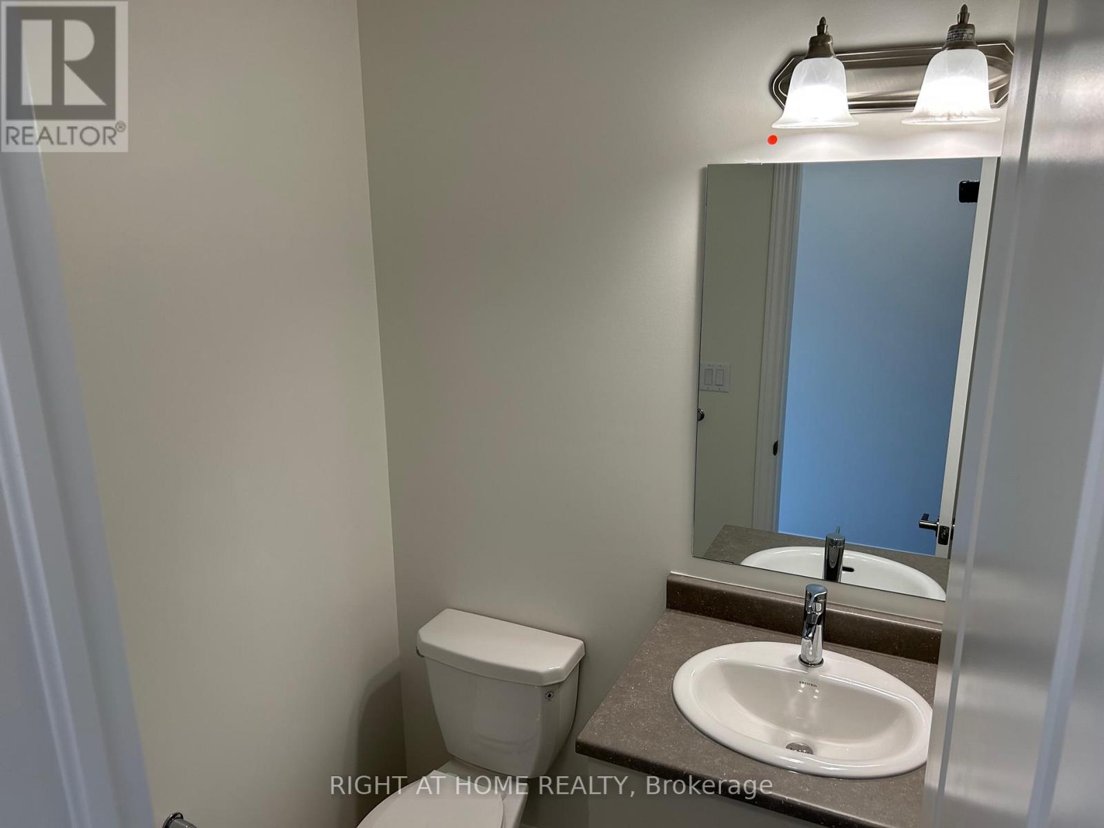 59 Greer Street, Barrie, Ontario  L9J 0R5 - Photo 8 - S12921836