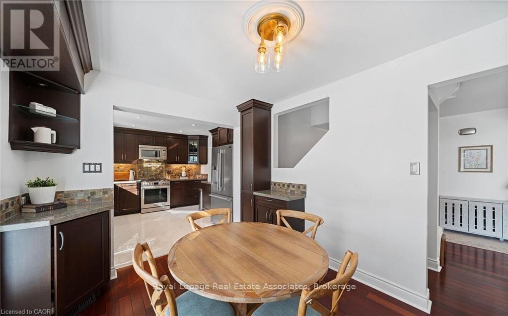 1550 Woodeden Drive, Mississauga, Ontario  L5H 2V3 - Photo 11 - W12921820