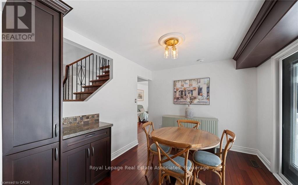 1550 Woodeden Drive, Mississauga, Ontario  L5H 2V3 - Photo 12 - W12921820