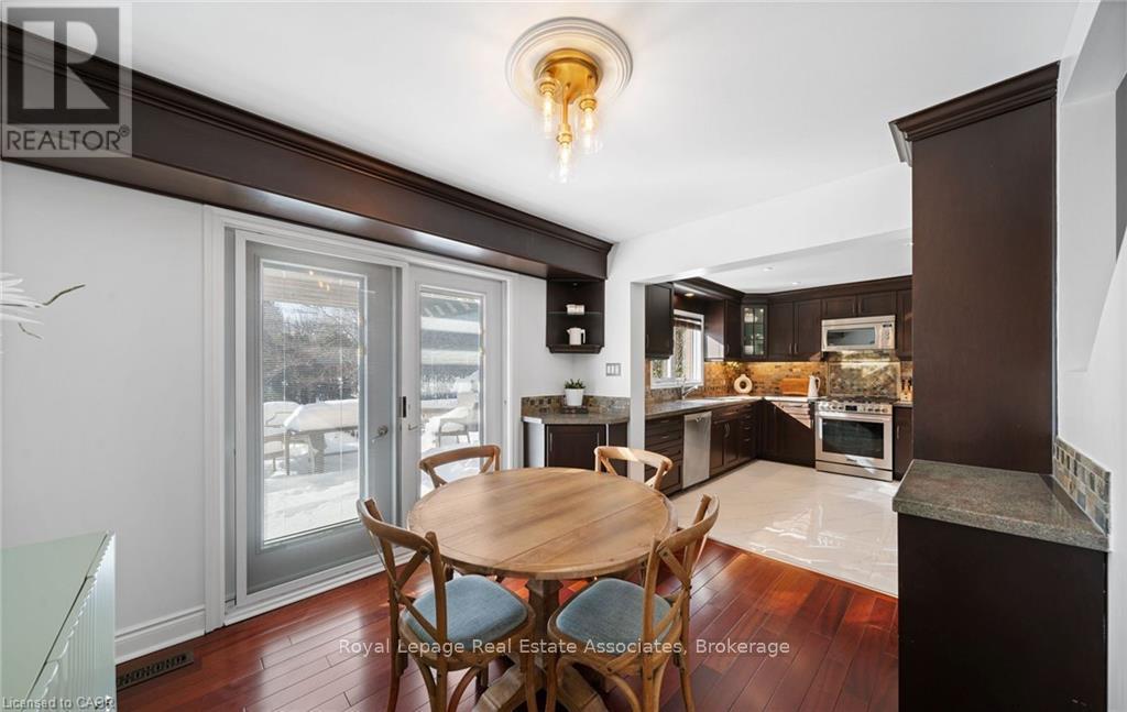 1550 Woodeden Drive, Mississauga, Ontario  L5H 2V3 - Photo 14 - W12921820