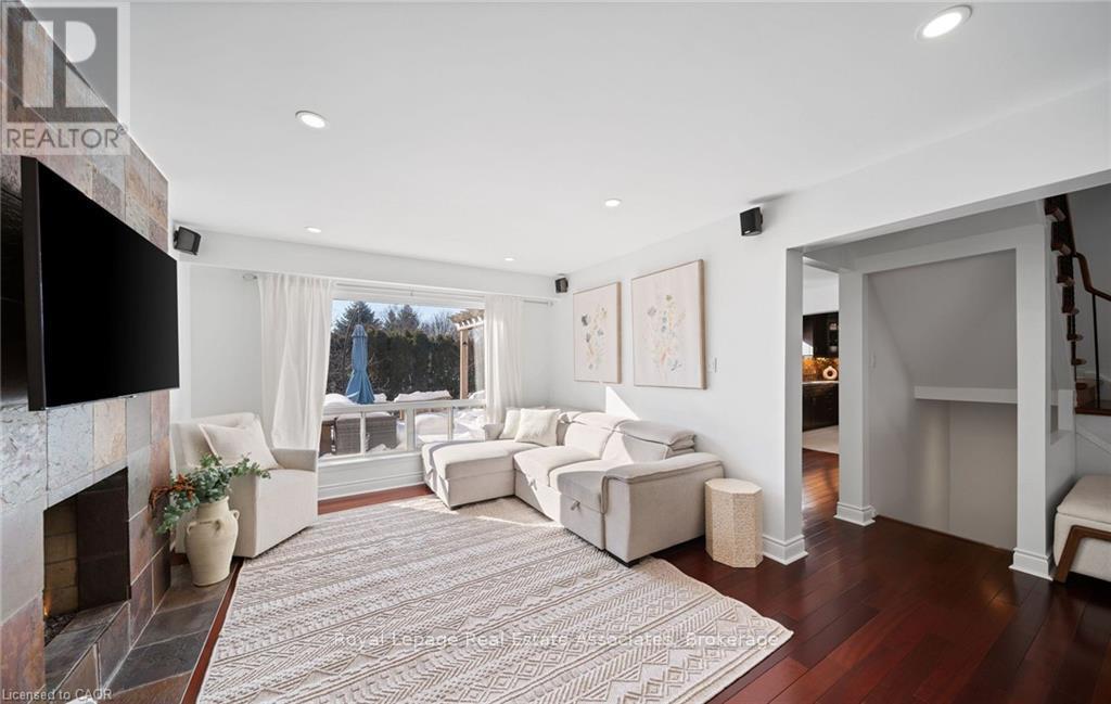 1550 Woodeden Drive, Mississauga, Ontario  L5H 2V3 - Photo 17 - W12921820