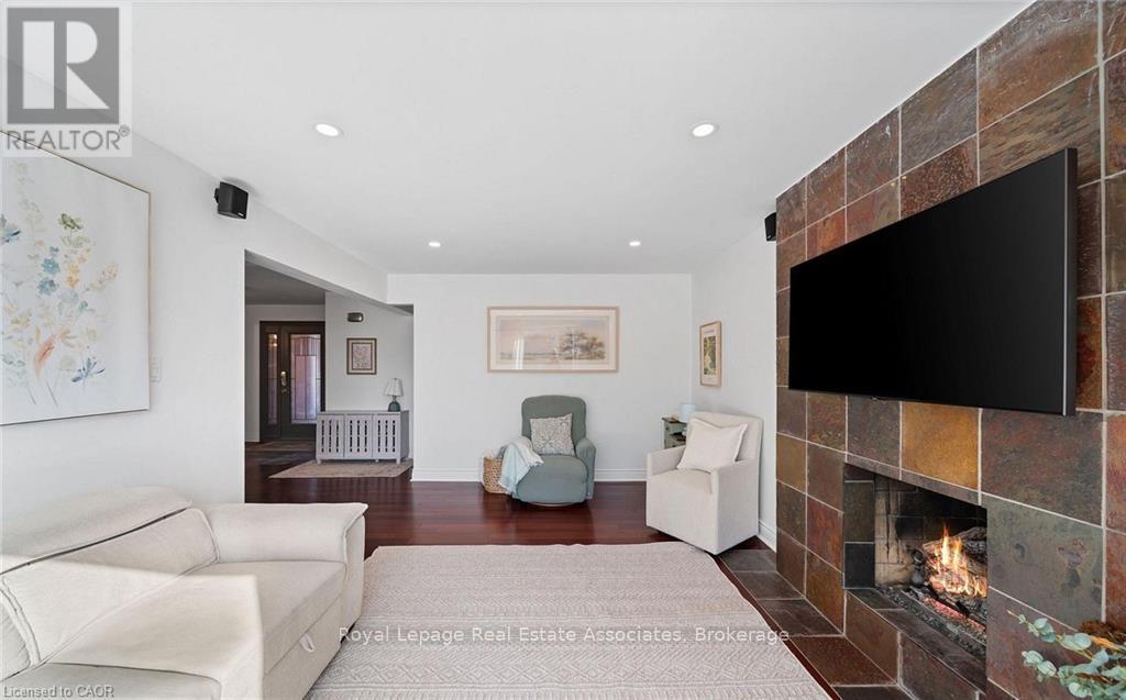 1550 Woodeden Drive, Mississauga, Ontario  L5H 2V3 - Photo 18 - W12921820