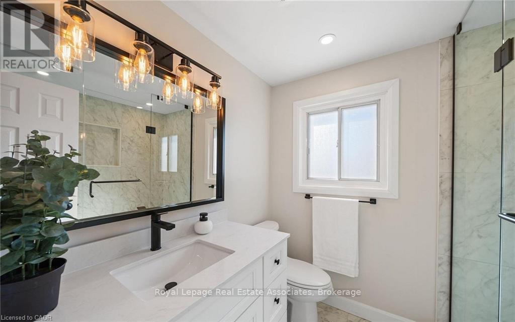 1550 Woodeden Drive, Mississauga, Ontario  L5H 2V3 - Photo 21 - W12921820