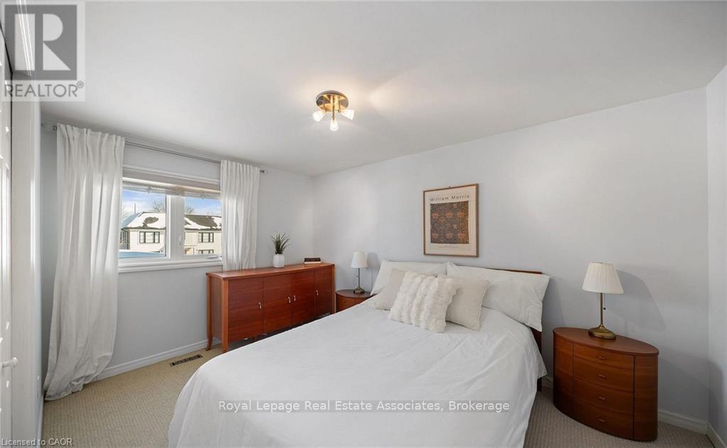 1550 Woodeden Drive, Mississauga, Ontario  L5H 2V3 - Photo 22 - W12921820