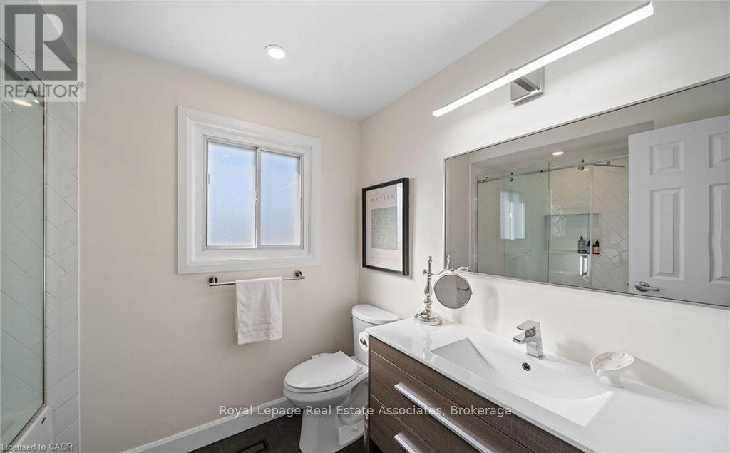 1550 Woodeden Drive, Mississauga, Ontario  L5H 2V3 - Photo 24 - W12921820