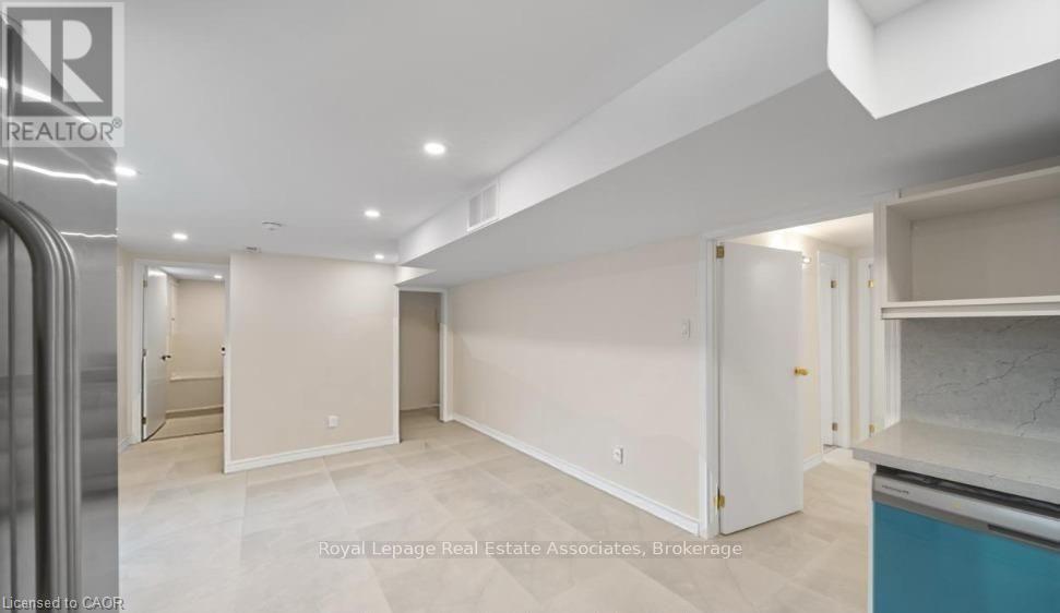 1550 Woodeden Drive, Mississauga, Ontario  L5H 2V3 - Photo 28 - W12921820