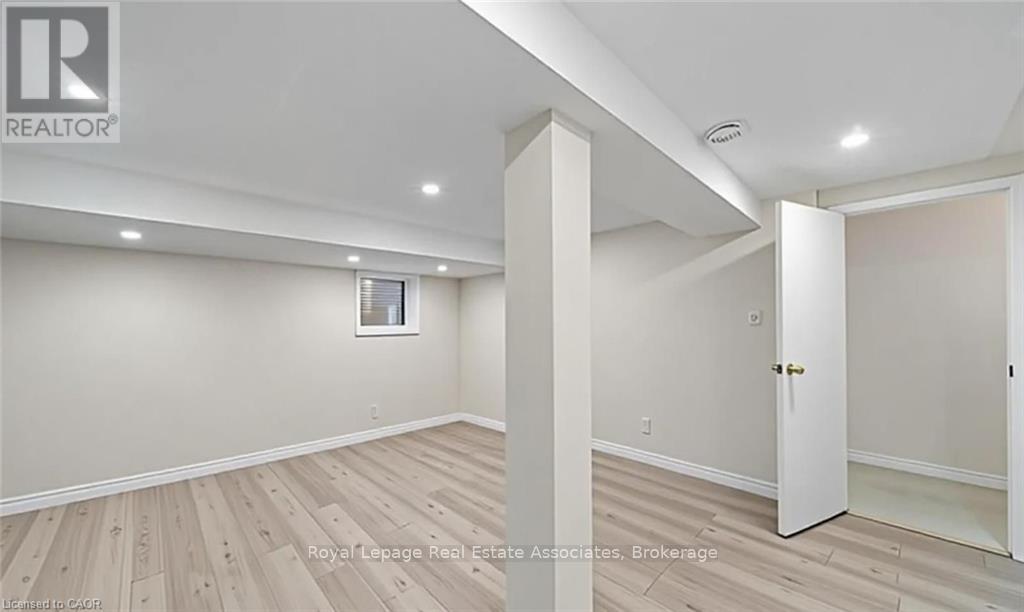 1550 Woodeden Drive, Mississauga, Ontario  L5H 2V3 - Photo 29 - W12921820