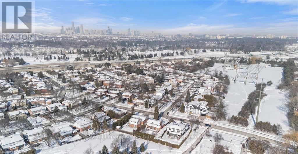 1550 Woodeden Drive, Mississauga, Ontario  L5H 2V3 - Photo 34 - W12921820