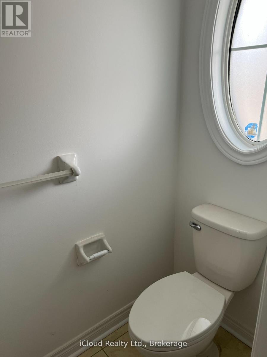 3956 Manatee Way, Mississauga, Ontario  L5M 6P5 - Photo 16 - W12921822