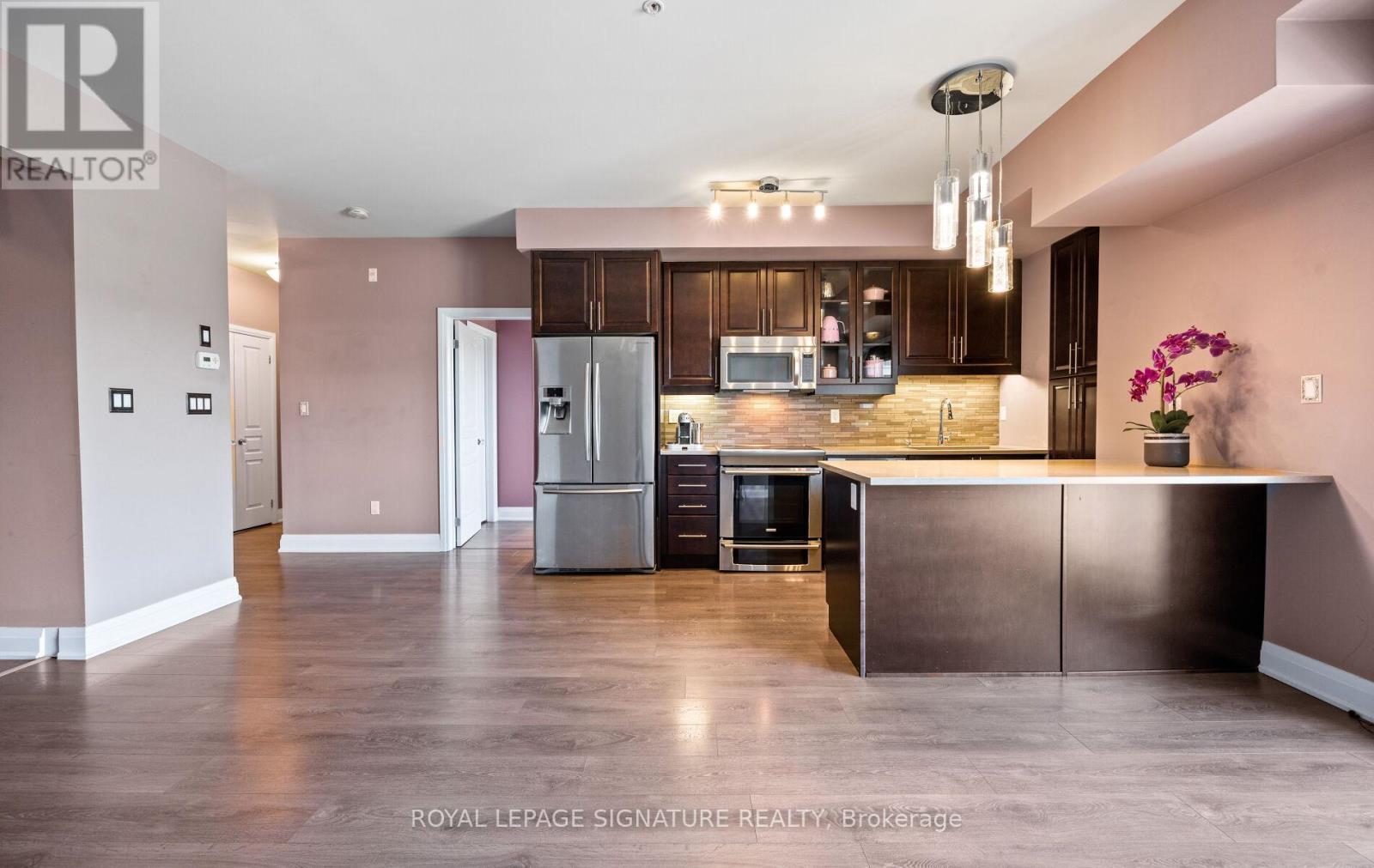 413 - 128 Garden Drive, Oakville, Ontario  L6K 0H7 - Photo 10 - W12921834