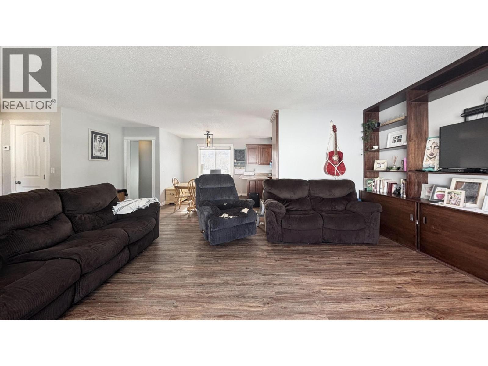 9405 River Drive, Fort St. John, British Columbia  V1J 4M7 - Photo 4 - R3102695