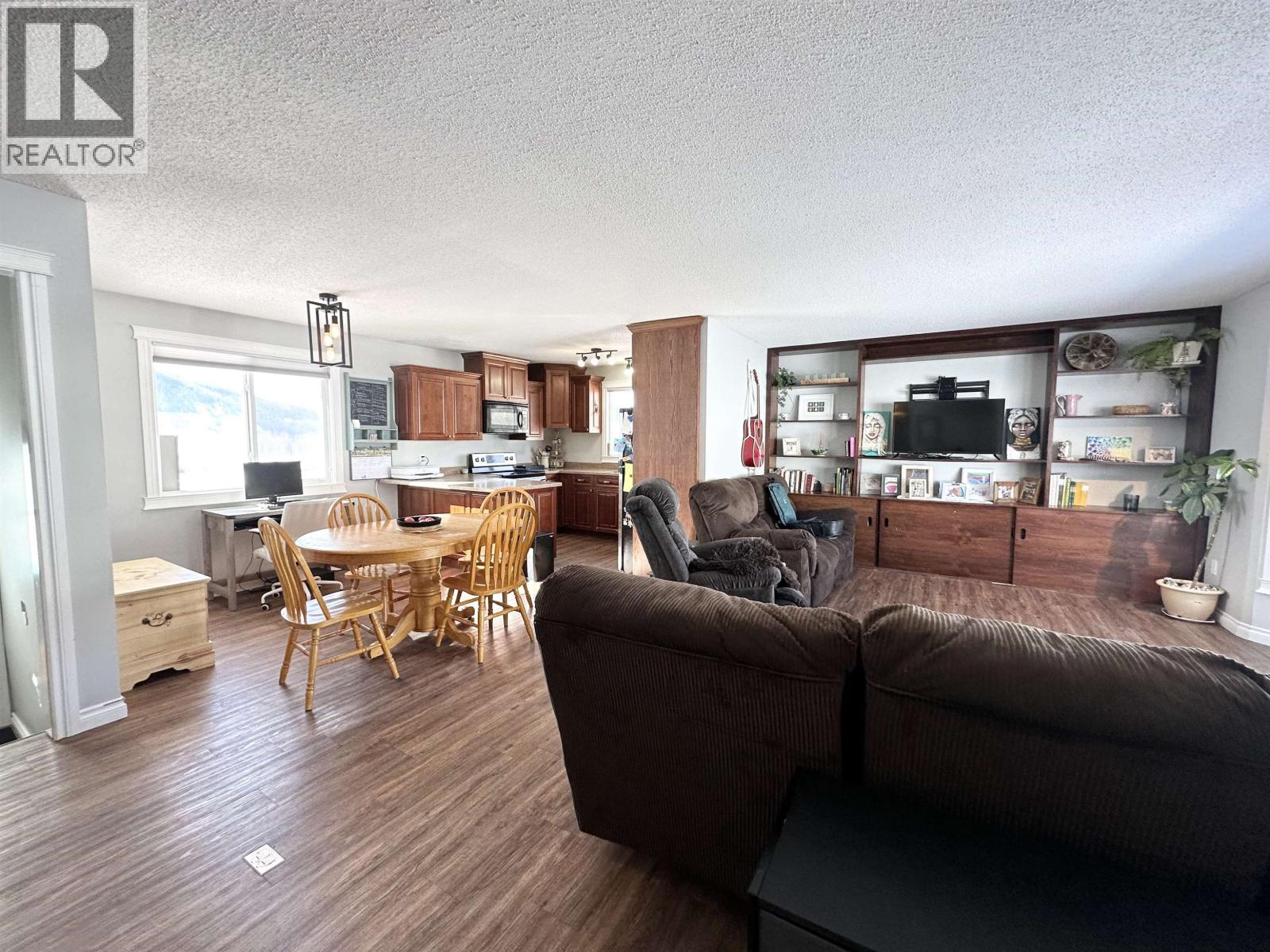 9405 River Drive, Fort St. John, British Columbia  V1J 4M7 - Photo 5 - R3102695