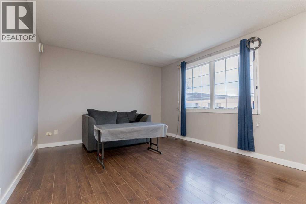 4614 52 Avenue, Valleyview, Alberta T0H 3N0 - Photo 3 - A2272366