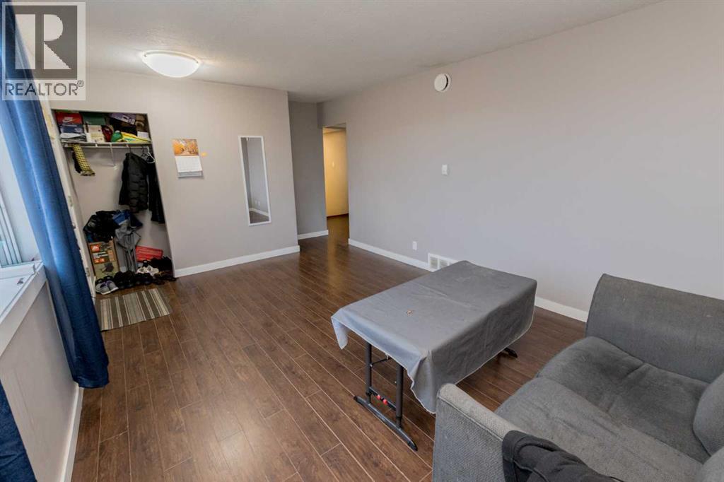 4614 52 Avenue, Valleyview, Alberta T0H 3N0 - Photo 2 - A2272366