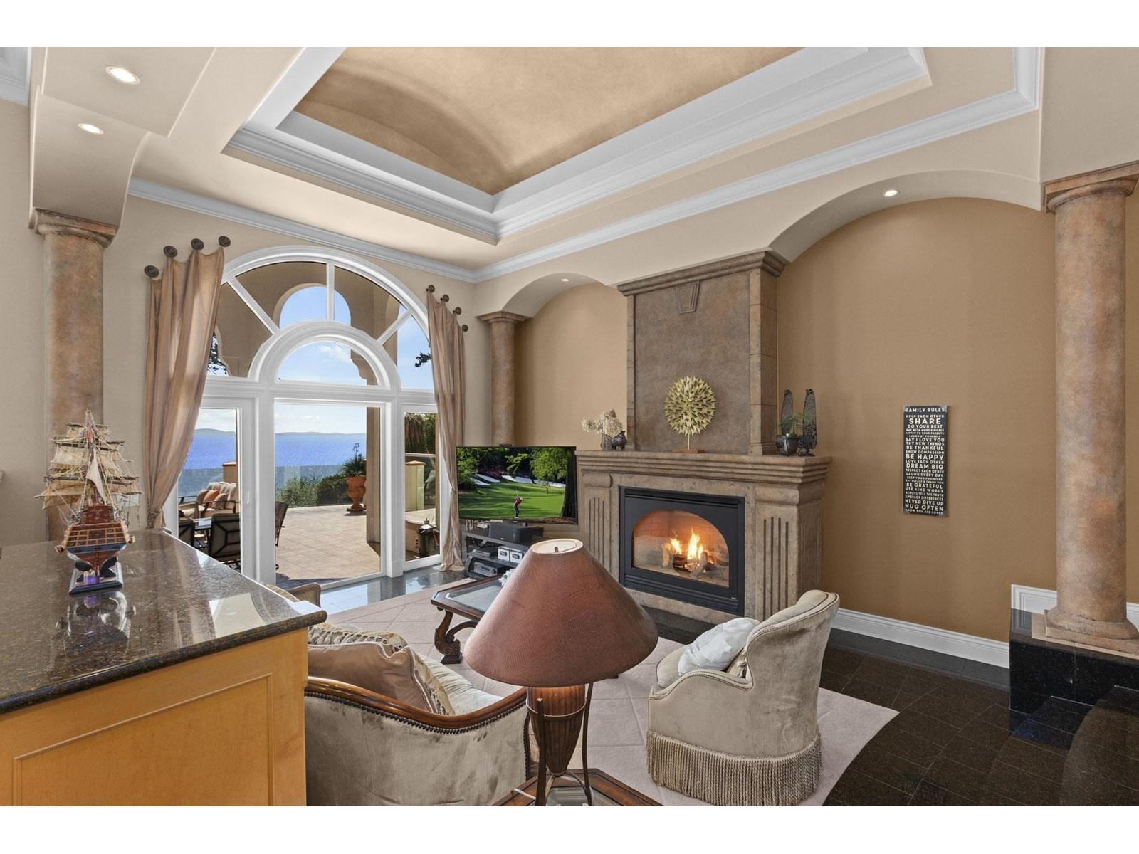 13464 13a Avenue, White Rock, British Columbia V4A 1C4 - Photo 9 - R3103821