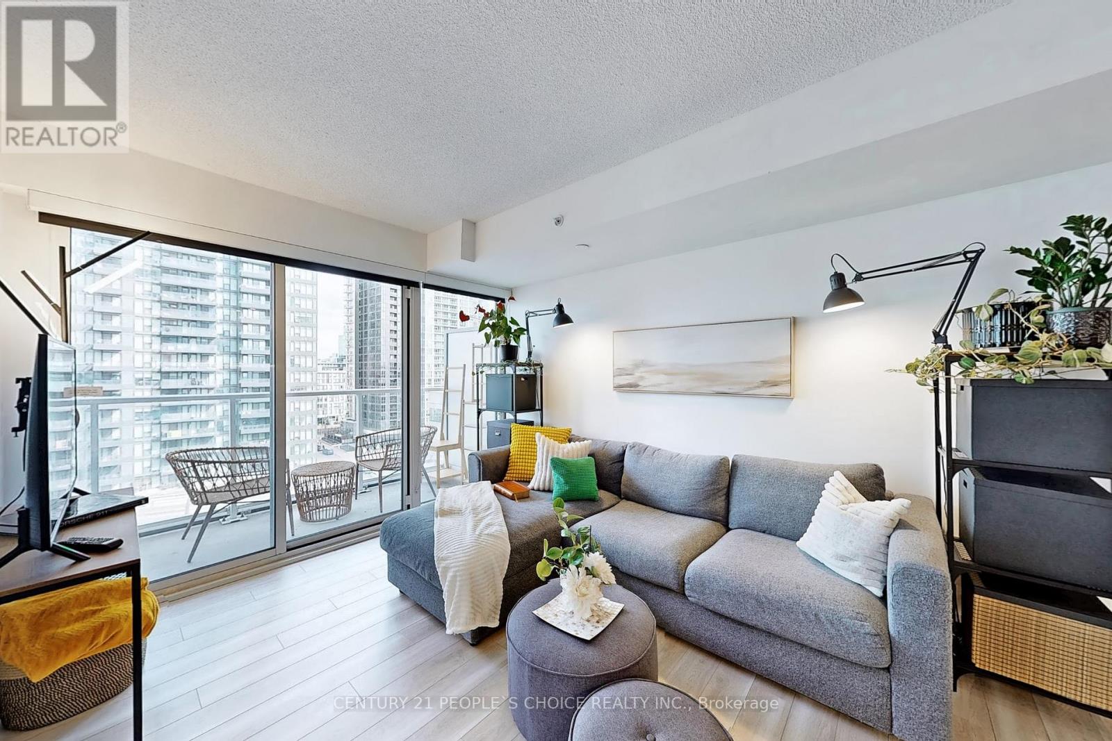 1006 - 17 Bathurst Street N, Toronto, Ontario M5V 0N1 - Photo 6 - C12921020