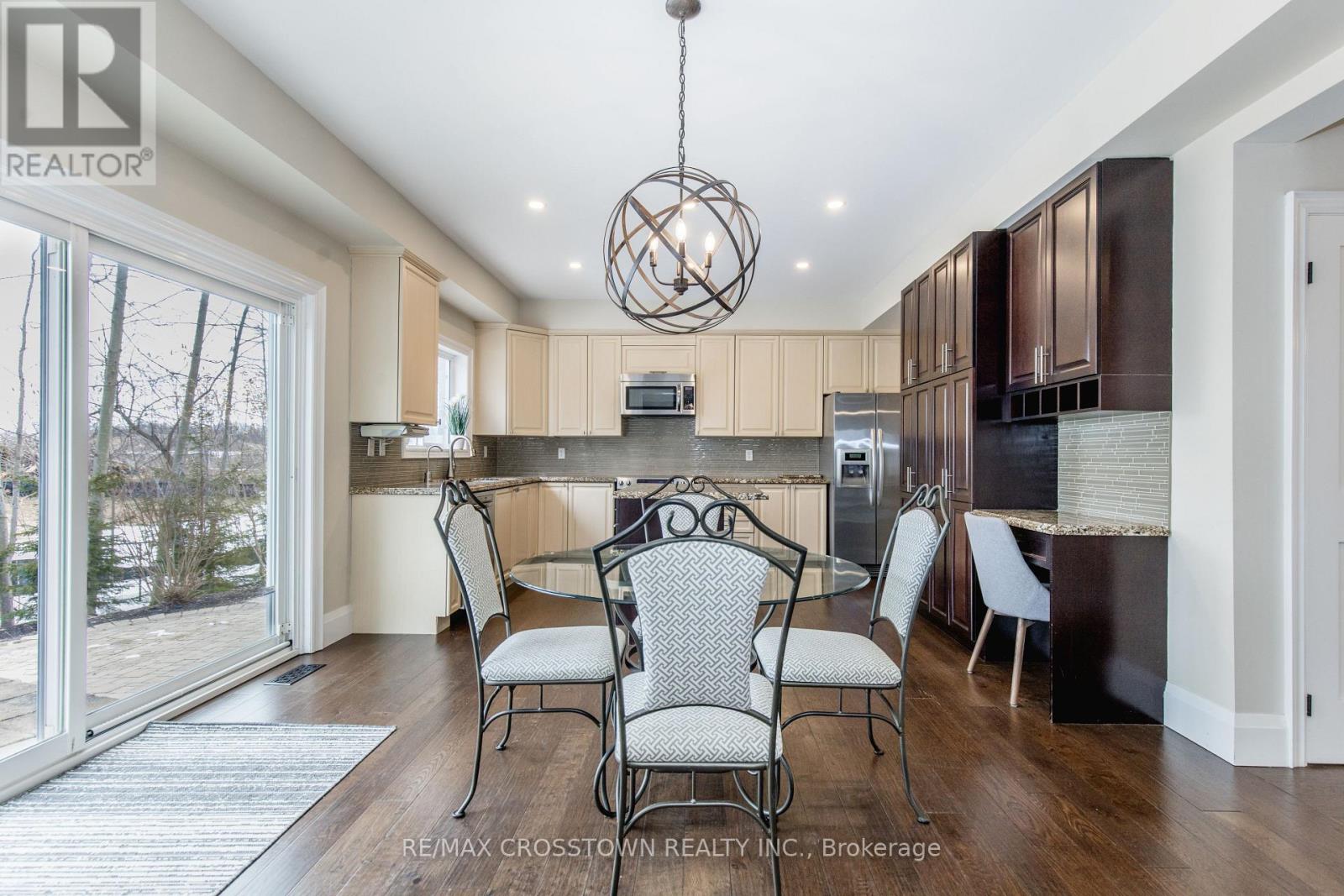 58 Versailles Crescent, Barrie, Ontario  L4M 0B8 - Photo 13 - S12921008