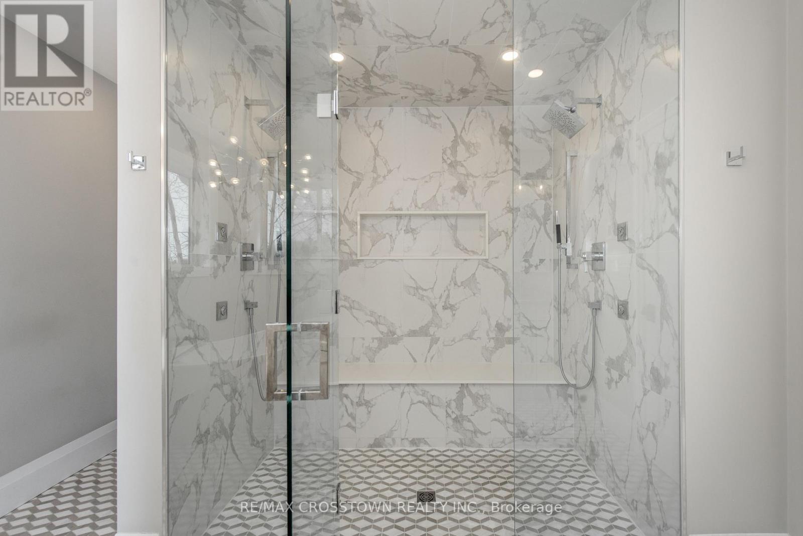 58 Versailles Crescent, Barrie, Ontario  L4M 0B8 - Photo 28 - S12921008