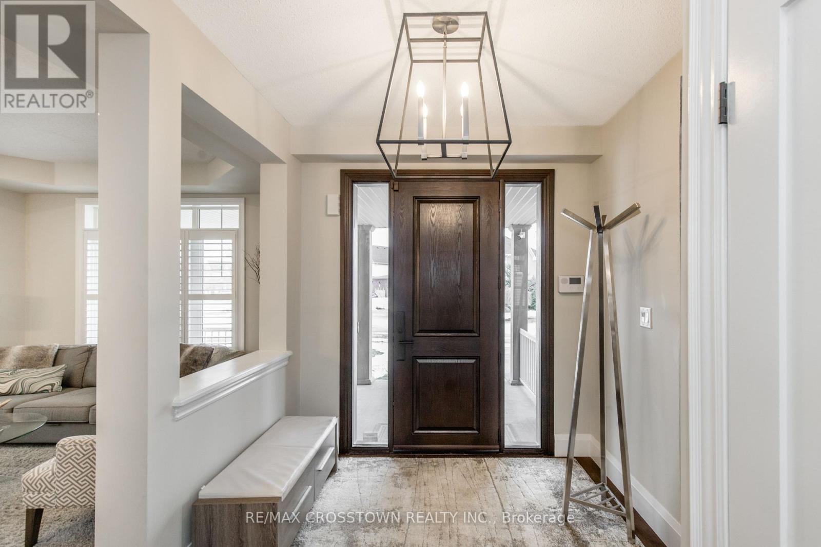 58 Versailles Crescent, Barrie, Ontario  L4M 0B8 - Photo 4 - S12921008