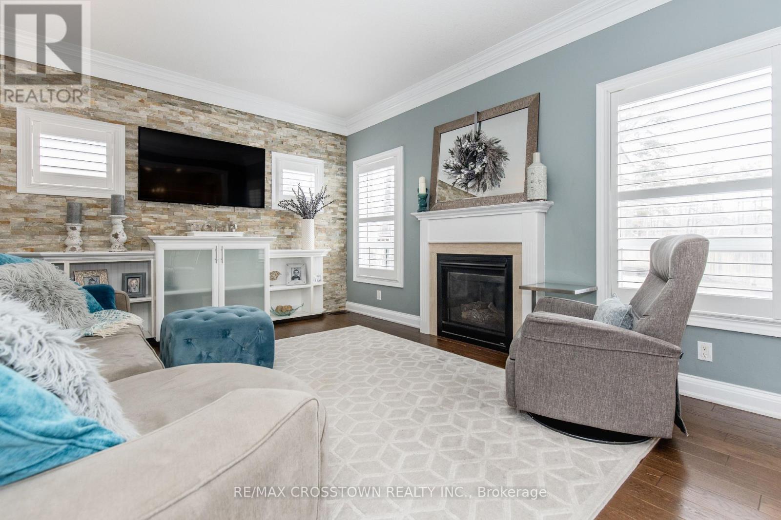 58 Versailles Crescent, Barrie, Ontario  L4M 0B8 - Photo 15 - S12921008