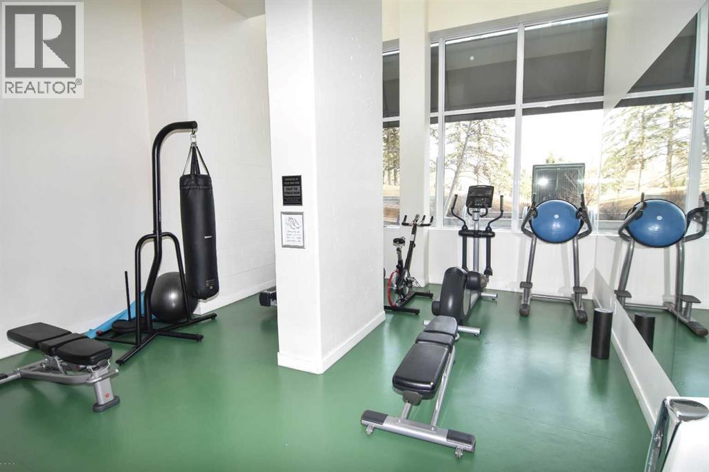 905, 30 Brentwood Common NW, Calgary, Alberta  T2L 2J9 - Photo 10 - A2291777