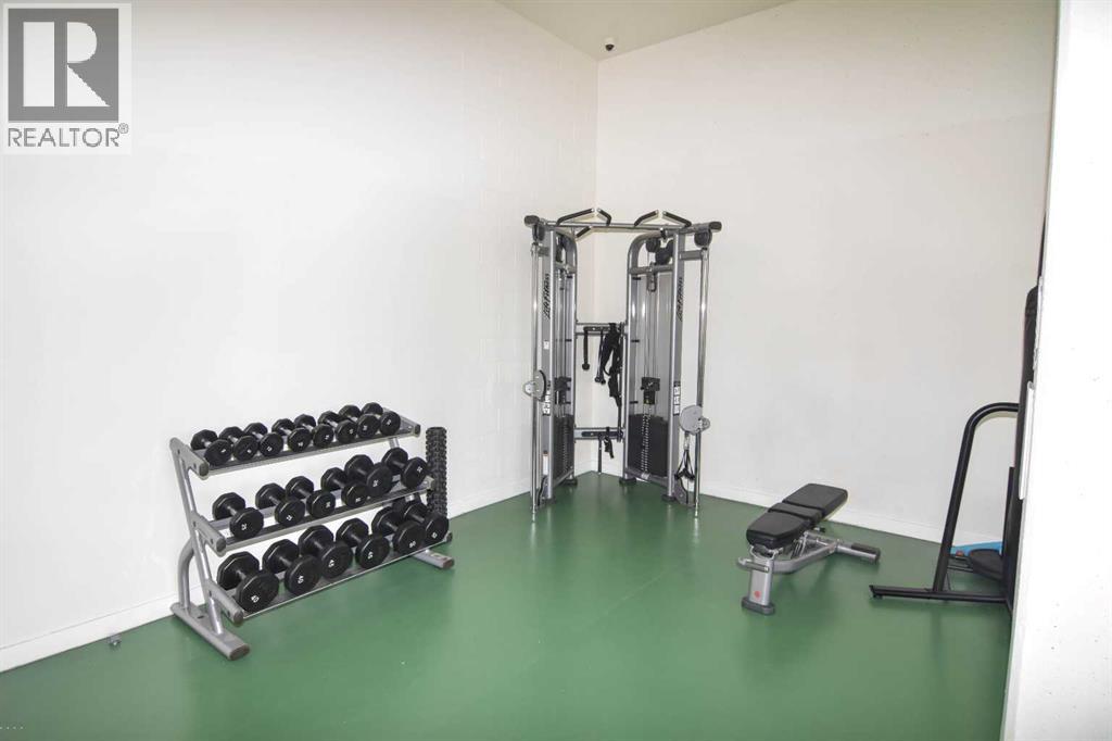 905, 30 Brentwood Common NW, Calgary, Alberta  T2L 2J9 - Photo 11 - A2291777