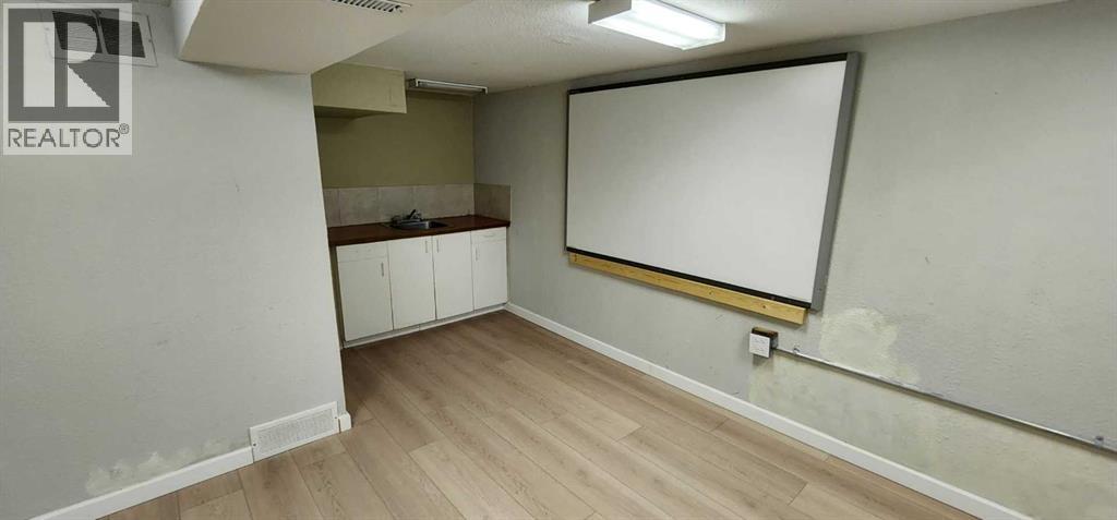 601 Marsh Road Ne, Calgary, Alberta  T2E 5B4 - Photo 15 - A2274346