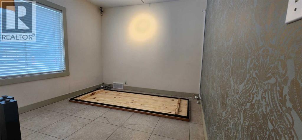 601 Marsh Road Ne, Calgary, Alberta  T2E 5B4 - Photo 9 - A2274346