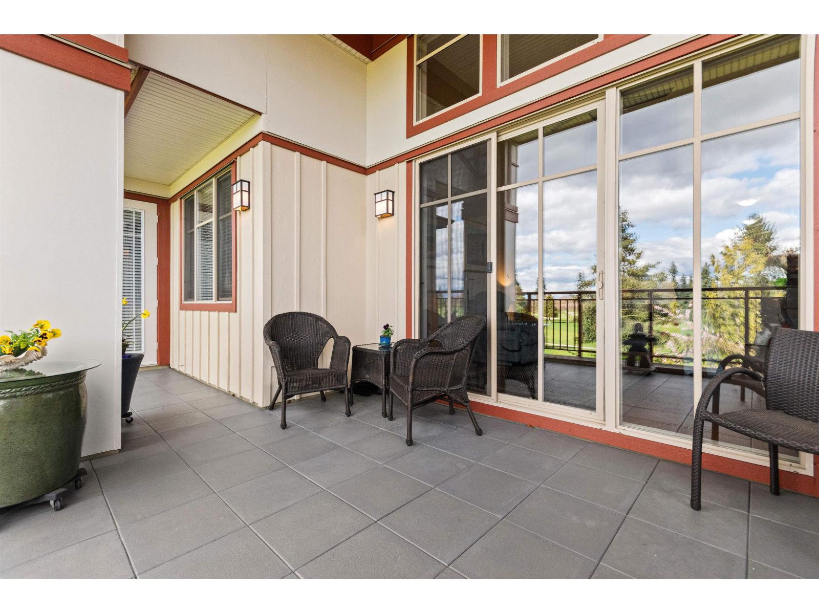 305 16499 64 Avenue, Surrey, British Columbia V3S 6V7 - Photo 9 - R3102843